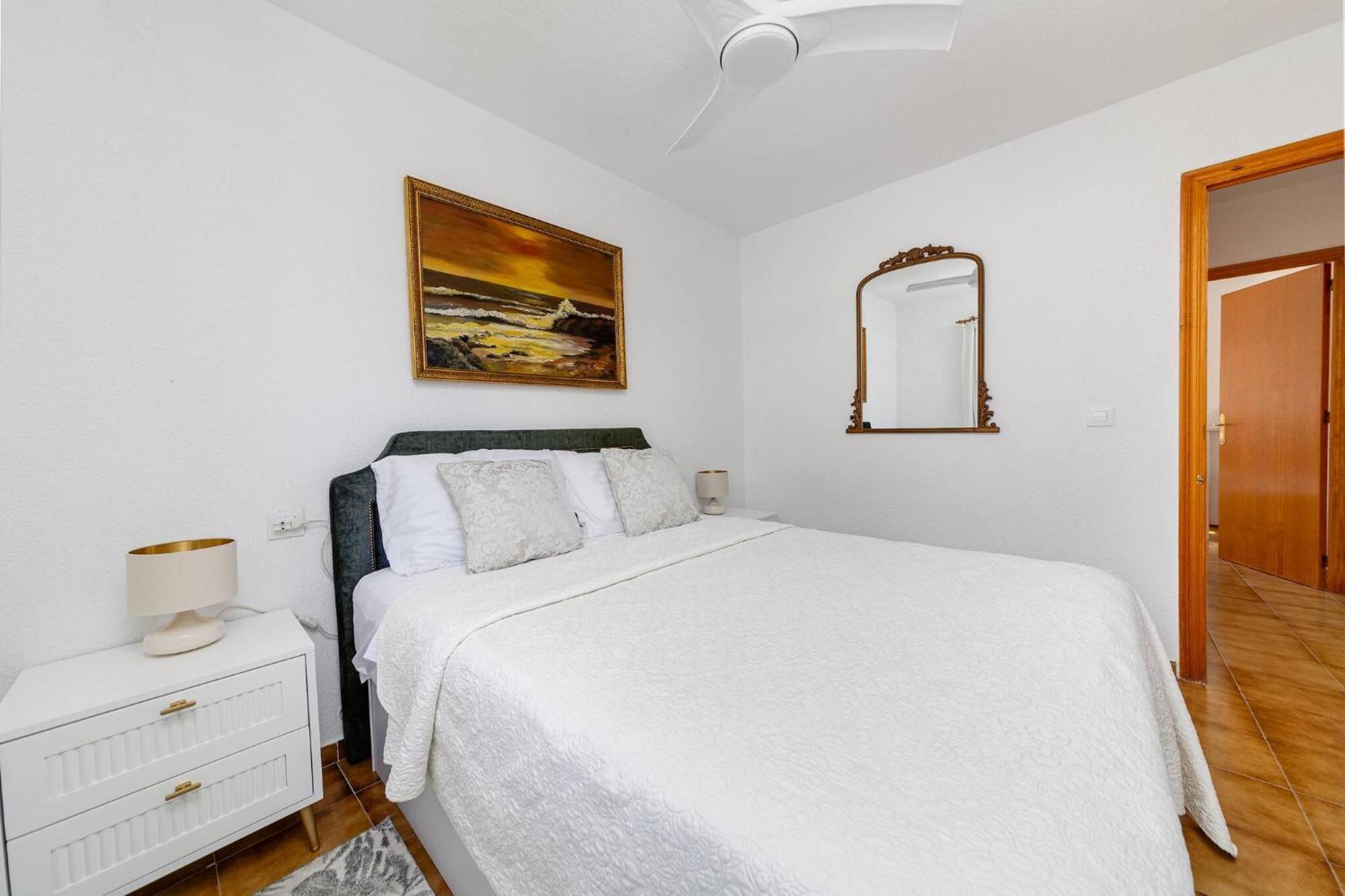 Cb Living - 2 Bedroom Beach Condo, Playa Flamenca 오리후엘라 외부 사진