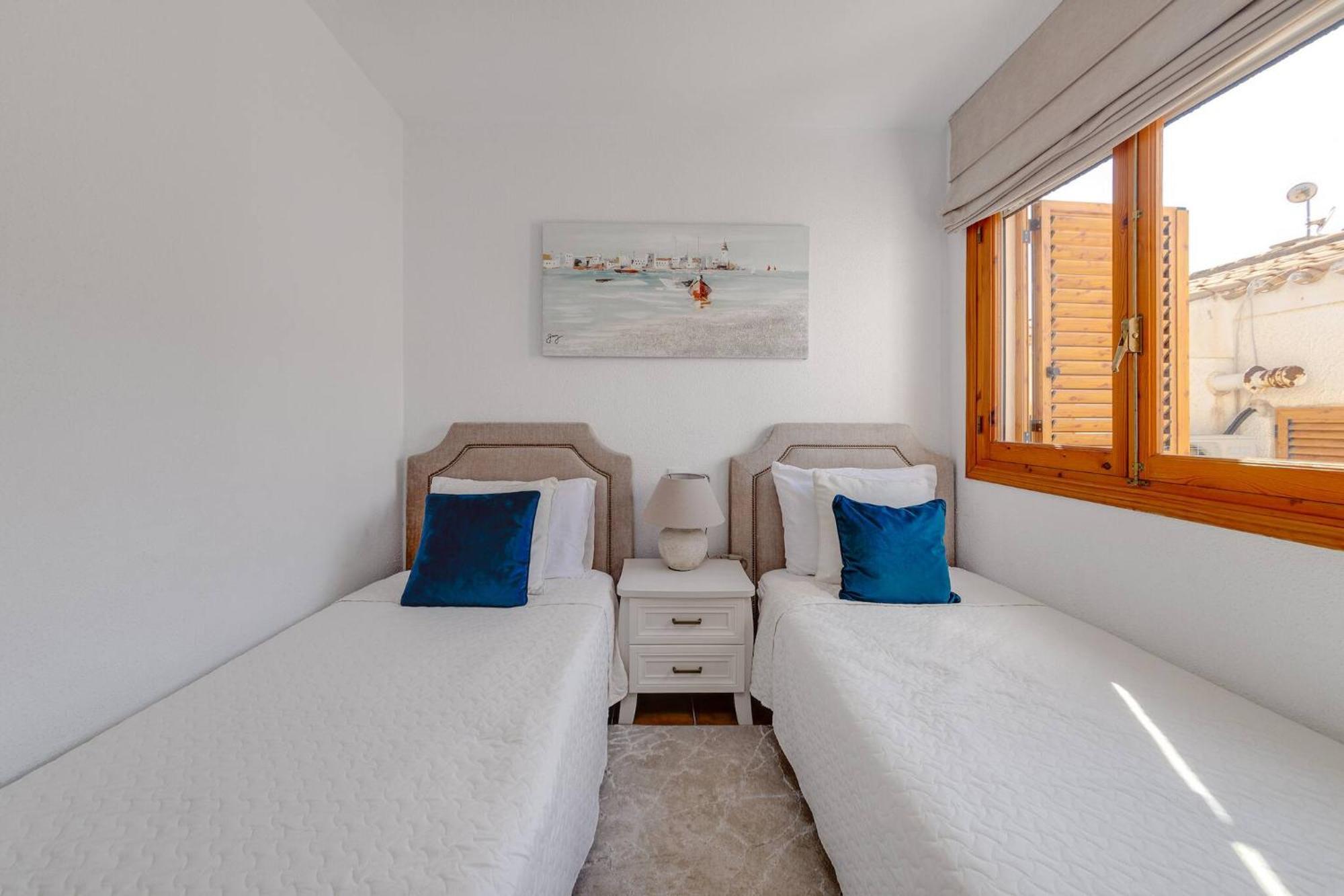 Cb Living - 2 Bedroom Beach Condo, Playa Flamenca 오리후엘라 외부 사진