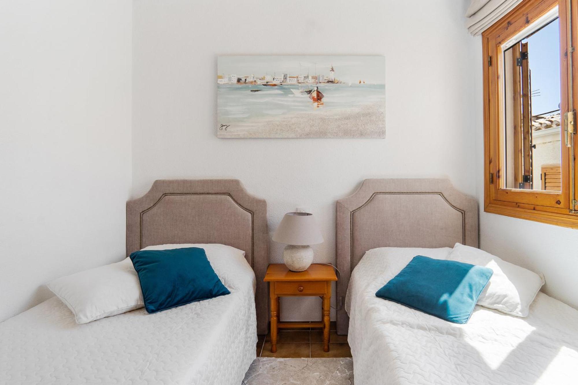 Cb Living - 2 Bedroom Beach Condo, Playa Flamenca 오리후엘라 외부 사진