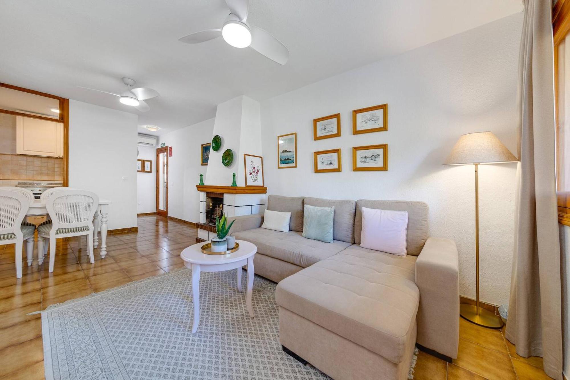 Cb Living - 2 Bedroom Beach Condo, Playa Flamenca 오리후엘라 외부 사진