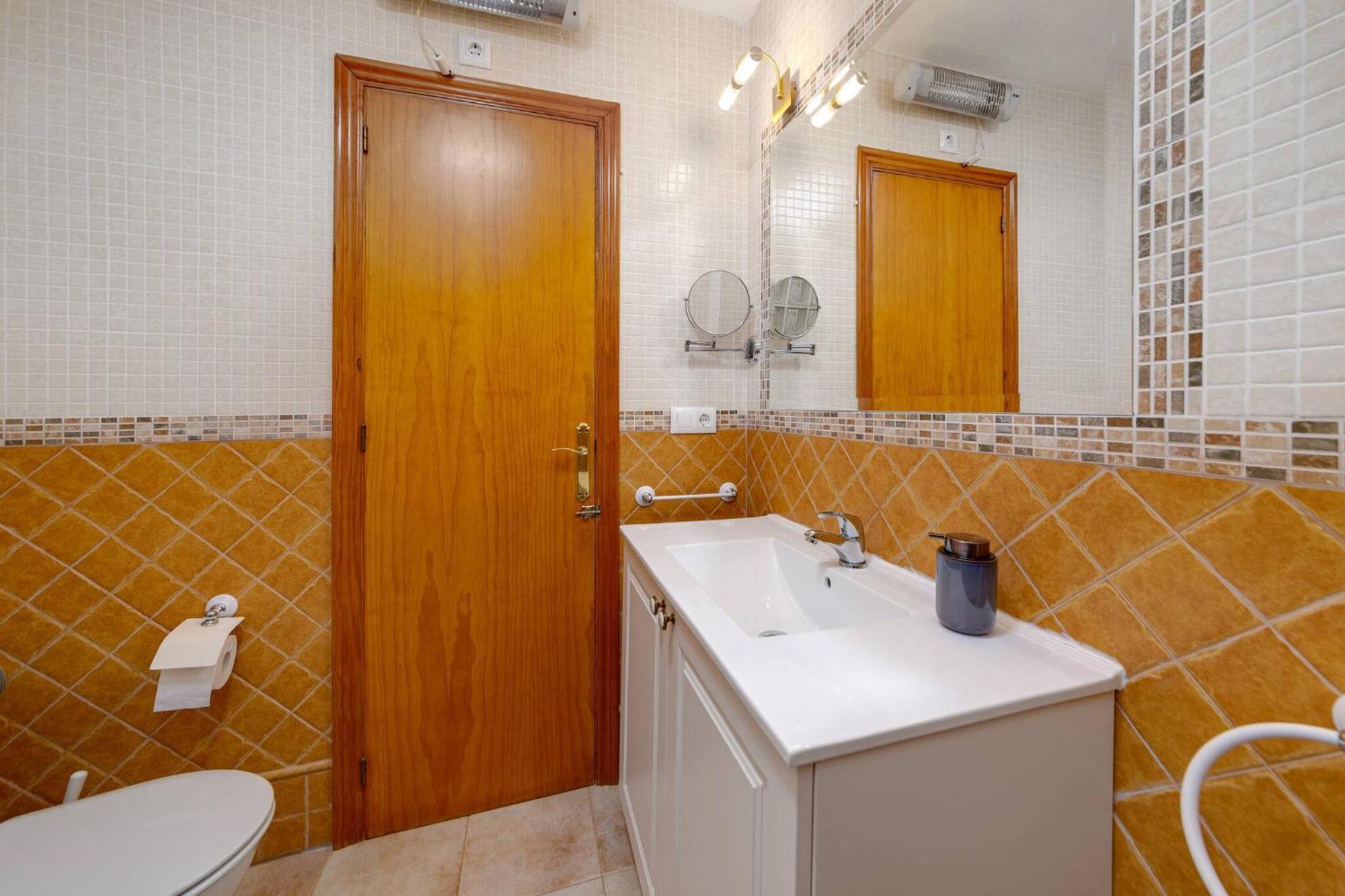 Cb Living - 2 Bedroom Beach Condo, Playa Flamenca 오리후엘라 외부 사진