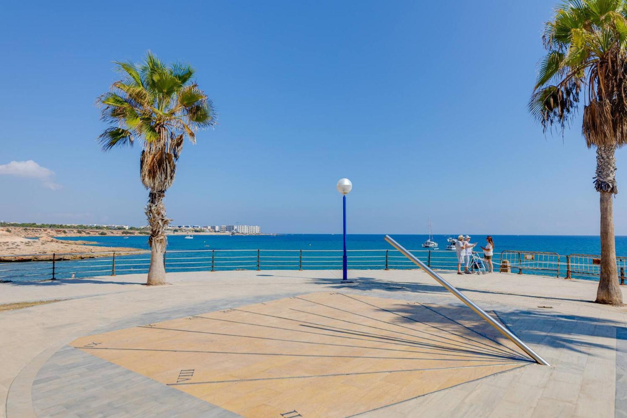 Cb Living - 2 Bedroom Beach Condo, Playa Flamenca 오리후엘라 외부 사진