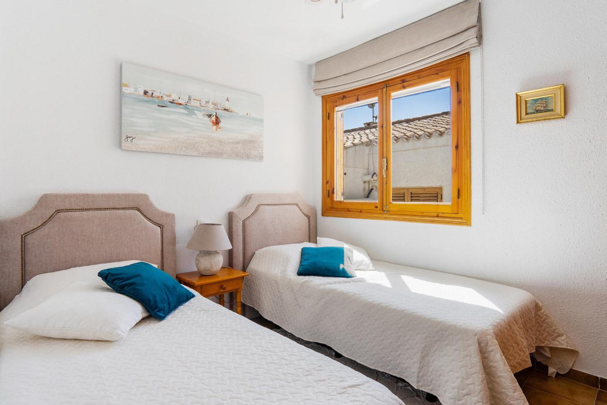 Cb Living - 2 Bedroom Beach Condo, Playa Flamenca 오리후엘라 외부 사진