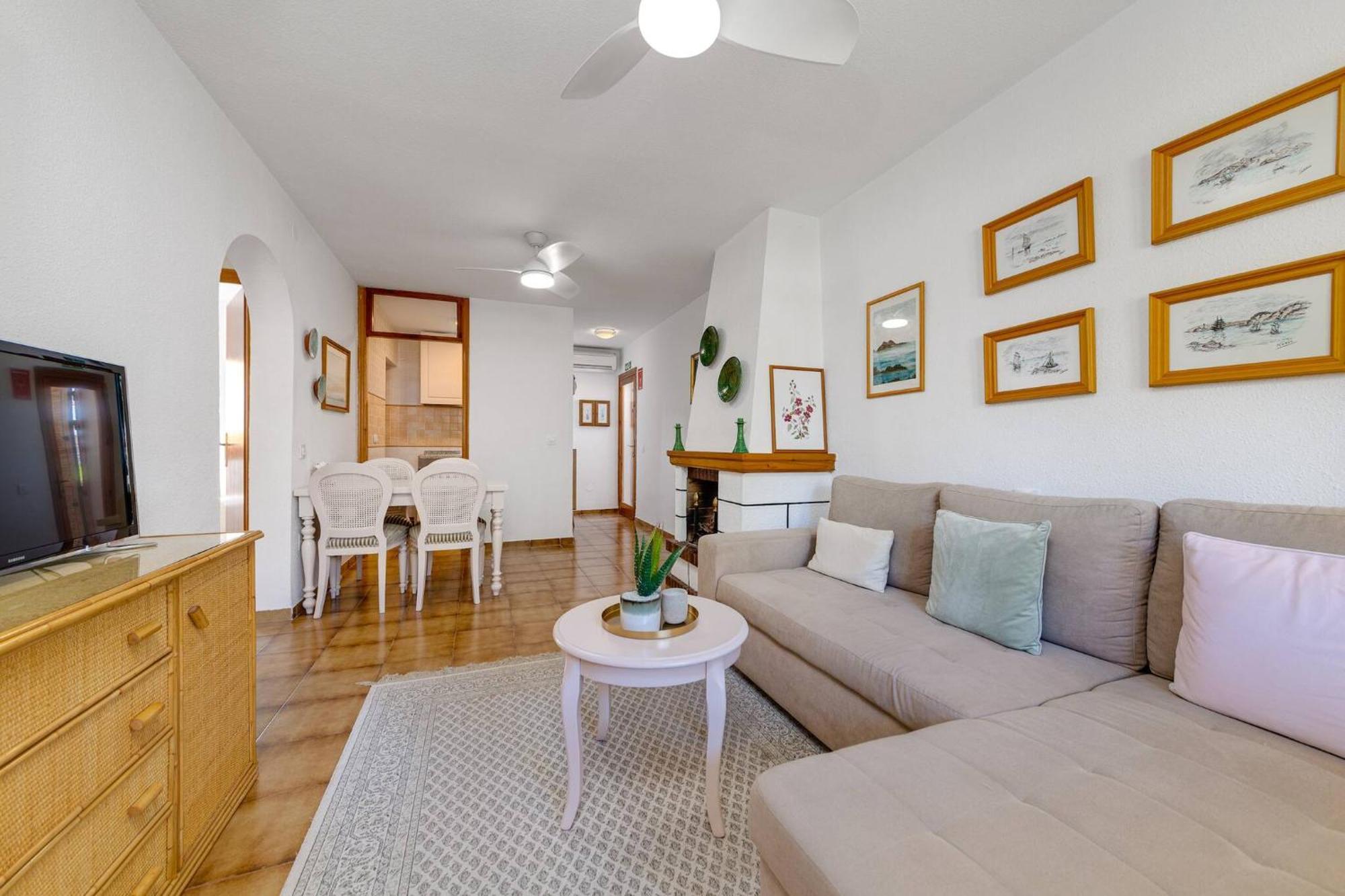 Cb Living - 2 Bedroom Beach Condo, Playa Flamenca 오리후엘라 외부 사진